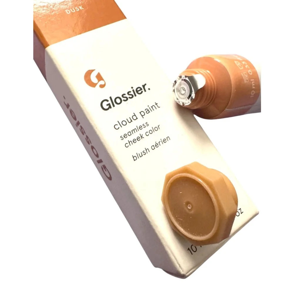 New with box Glossier Cloud Paint Blush in Dusk (brown nude) Gel - Cream Blush